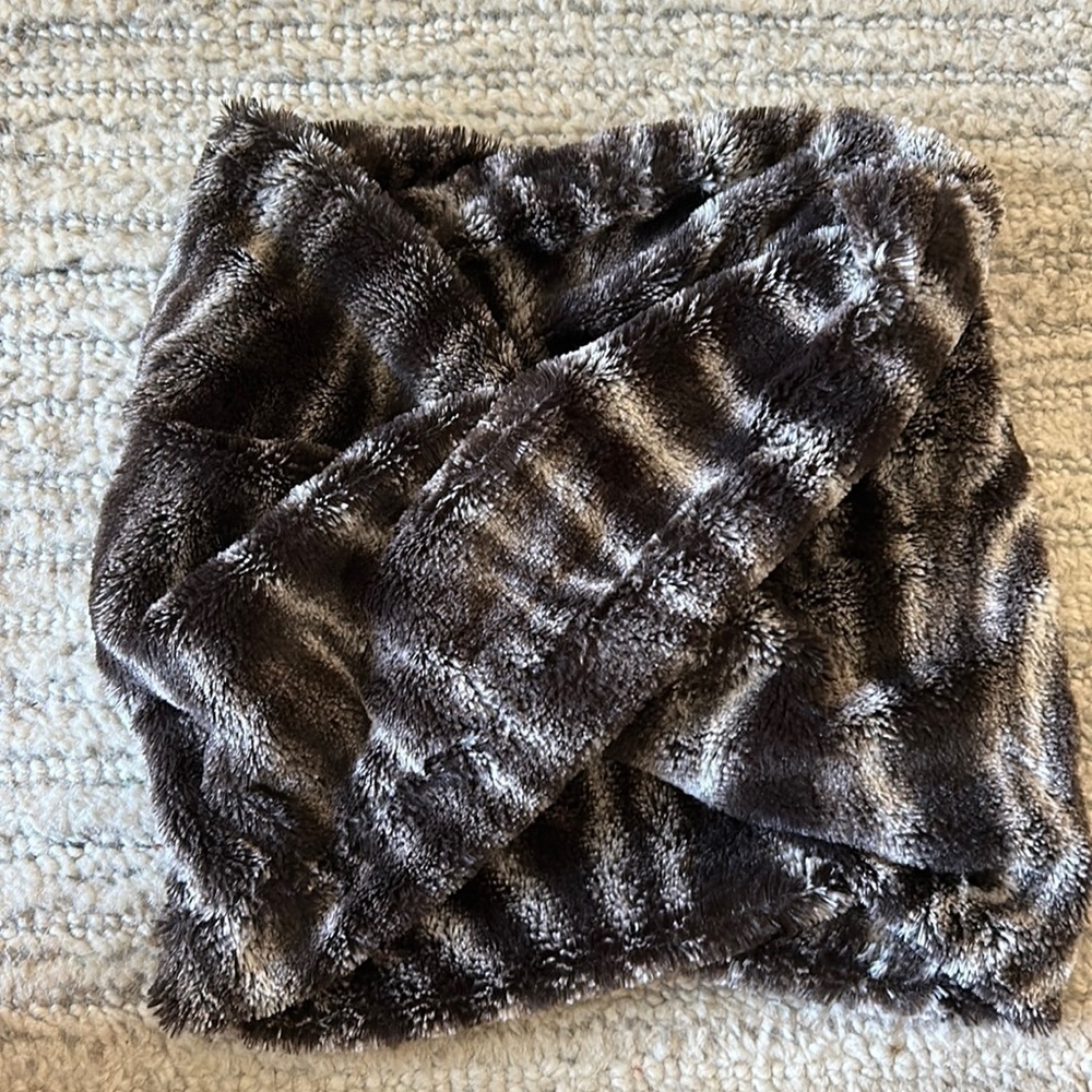 💐Fuzzy scarf